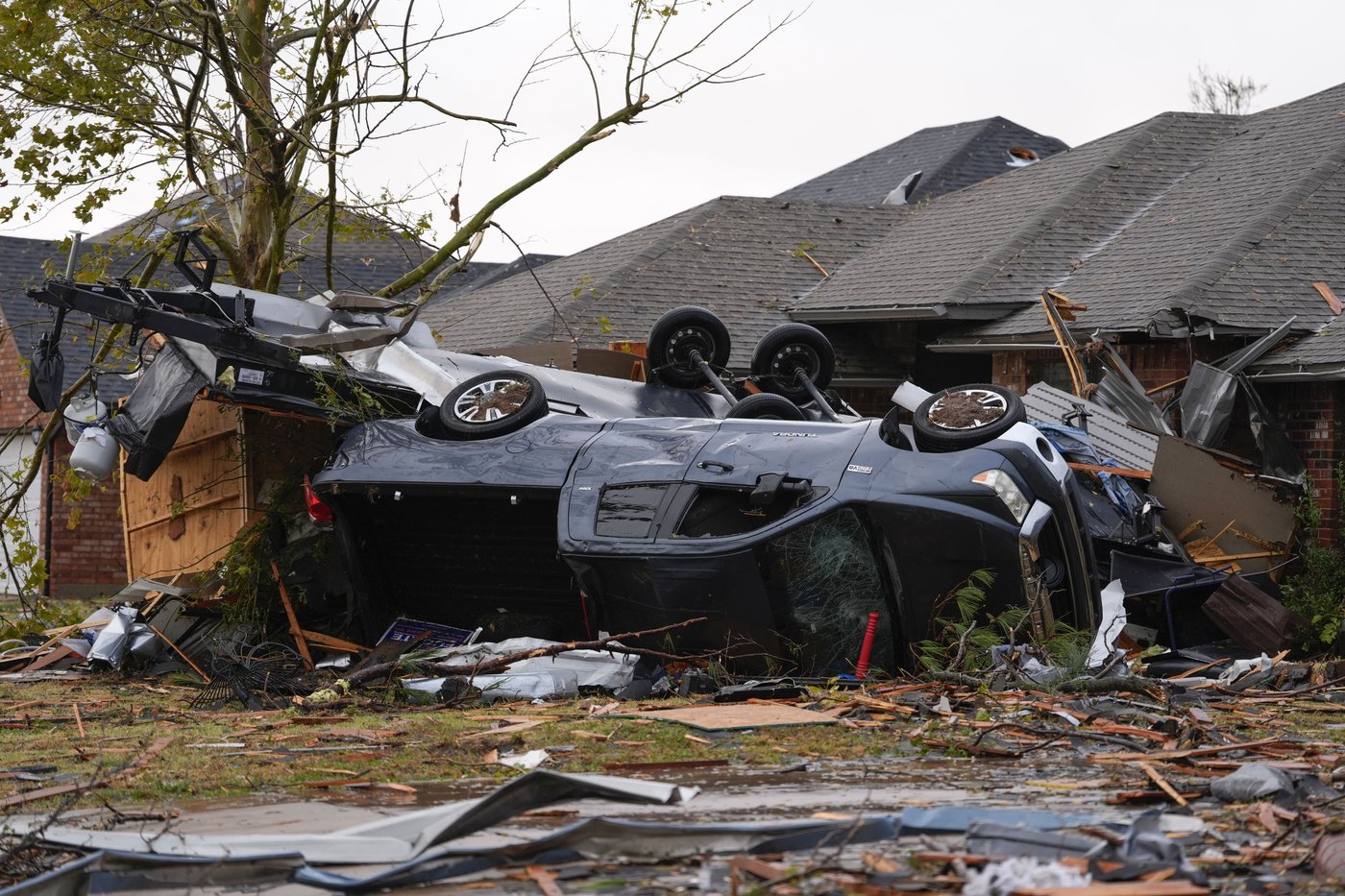 Oklahoma storms injure at least 11 and leave thousands without power | iNFOnews.ca