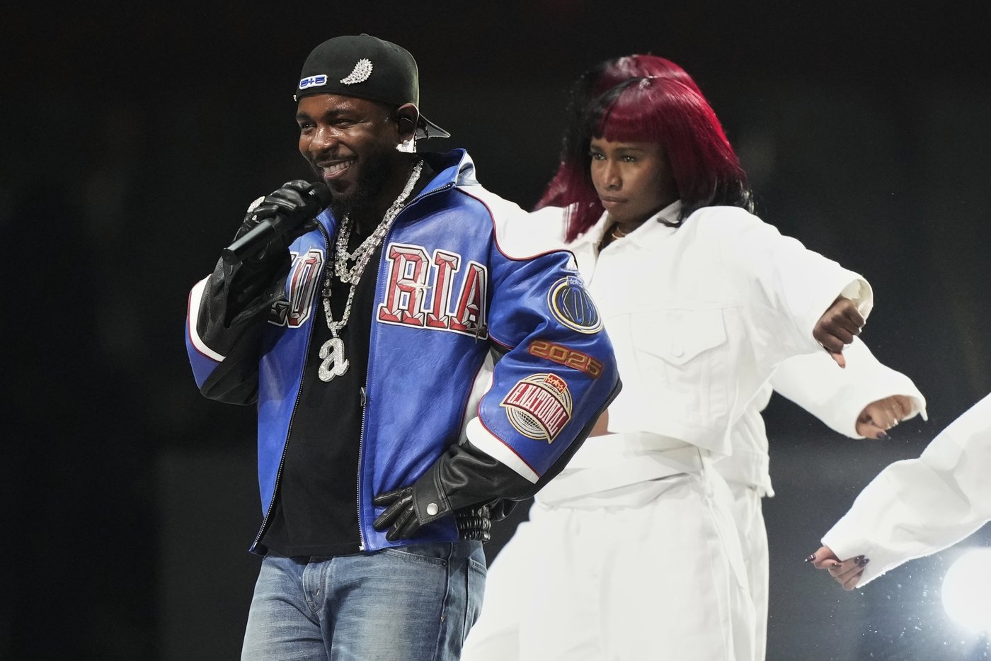 Review: Kendrick Lamar brings America and 'Not Like Us' into history-making Super Bowl halftime show | iNFOnews.ca Review: Kendrick Lamar brings America and 'Not Like Us' into history-making Super Bowl halftime show | iNFOnews.ca