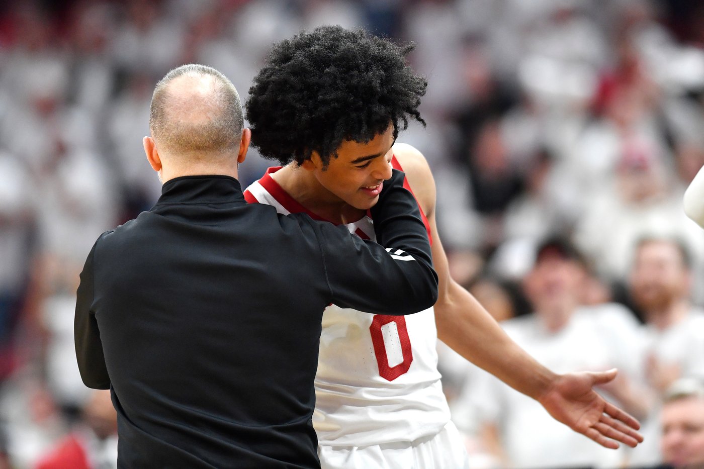 Louisville's Brown has record-setting game, passing Flagg's ACC mark, tying Hall of Famer Unseld | iNFOnews.ca