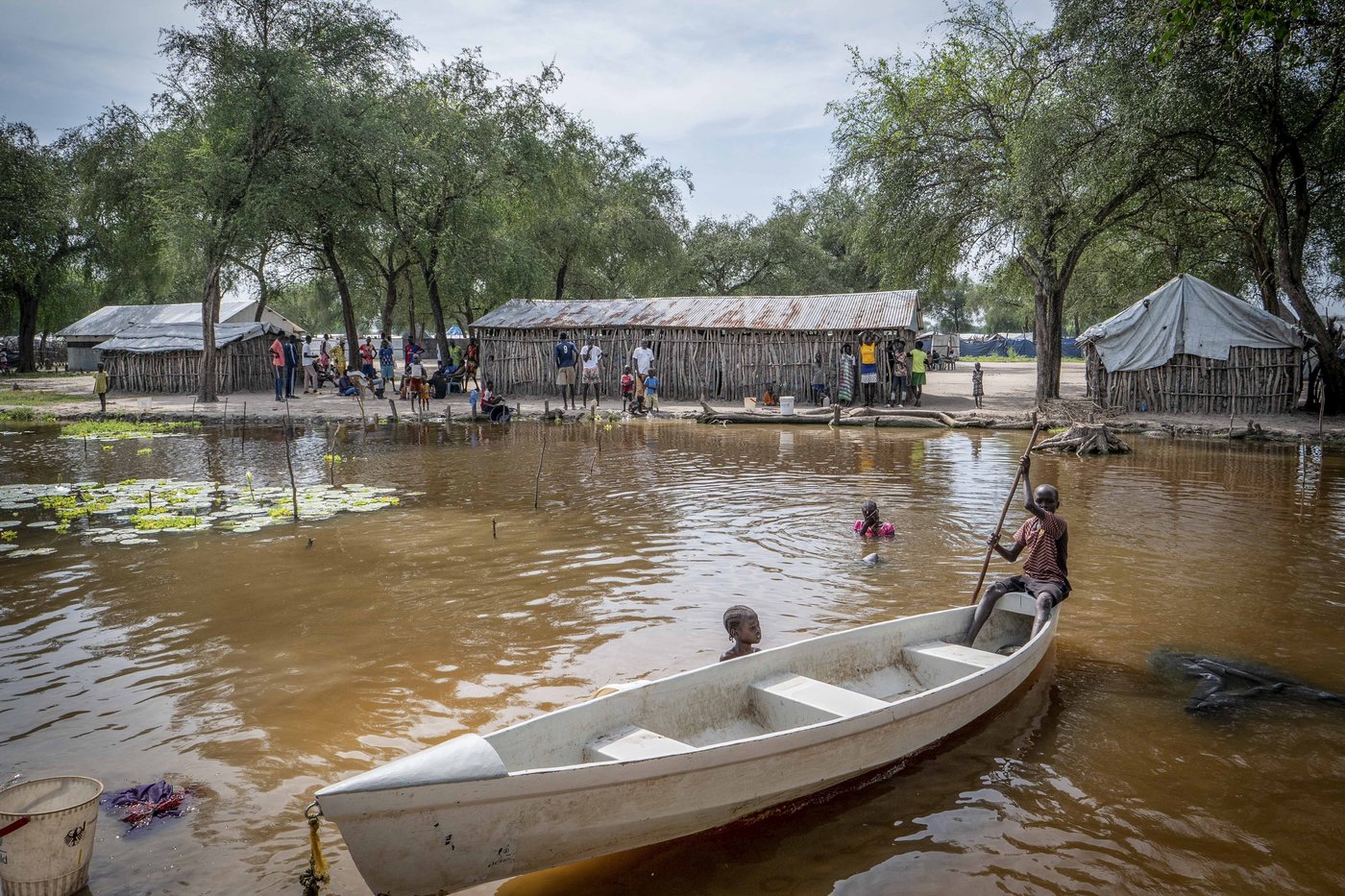As flooding becomes a yearly disaster in South Sudan, thousands survive on the edge of a canal | iNFOnews.ca
