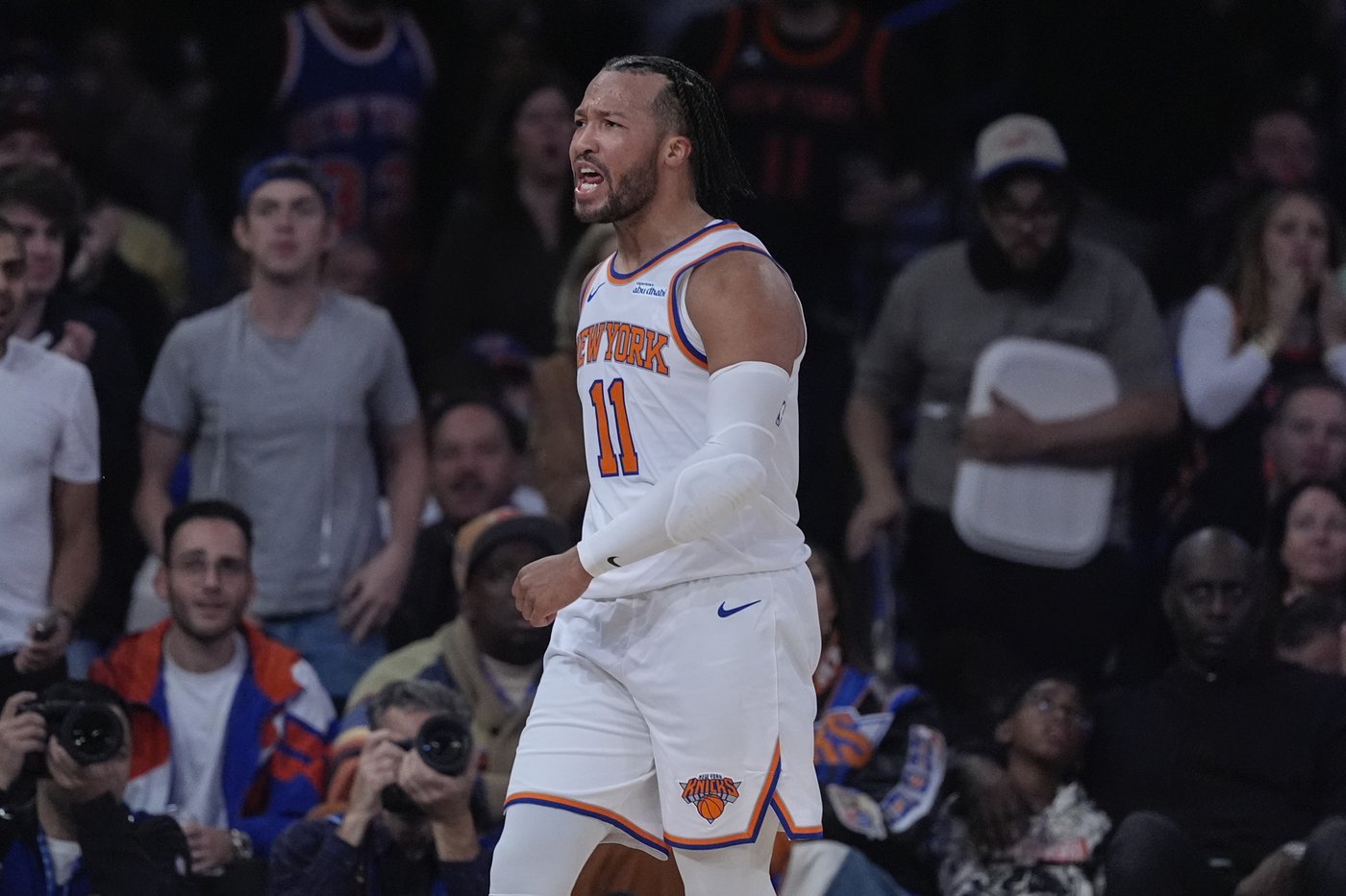 Towns, Brunson help Knicks roll to a 123-98 victory over the Pacers in their home opener | iNFOnews.ca