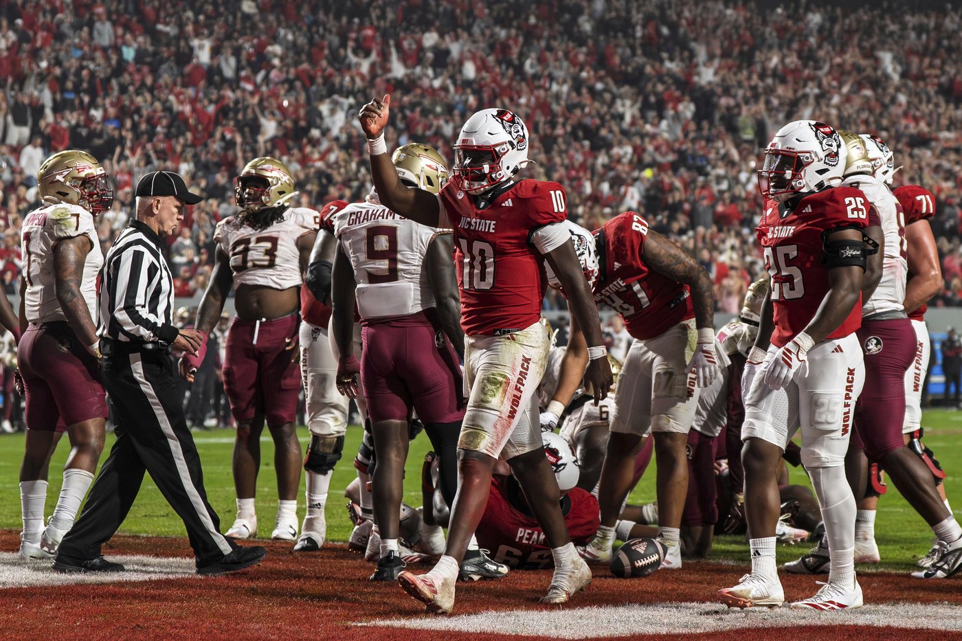 NC State tops Florida State 21-11 behind Joly's TD, 2 late special-teams turnovers by Seminoles | iNFOnews.ca NC State tops Florida State 21-11 behind Joly's TD, 2 late special-teams turnovers by Seminoles | iNFOnews.ca
