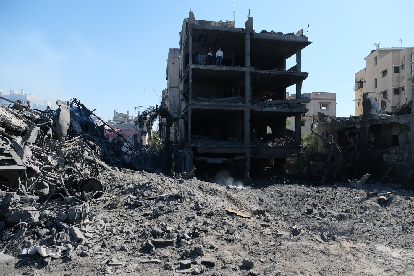 Israeli fire in Gaza kills 6 people, including a little girl, health officials say | iNFOnews.ca