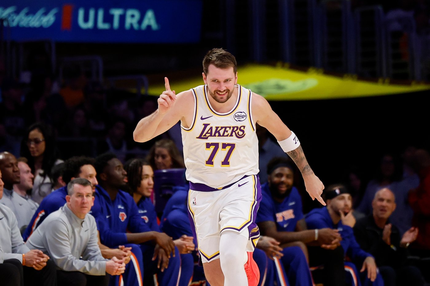 NBA fines Lakers' Luka Doncic $50,000 for gesture toward official in game against the Knicks | iNFOnews.ca