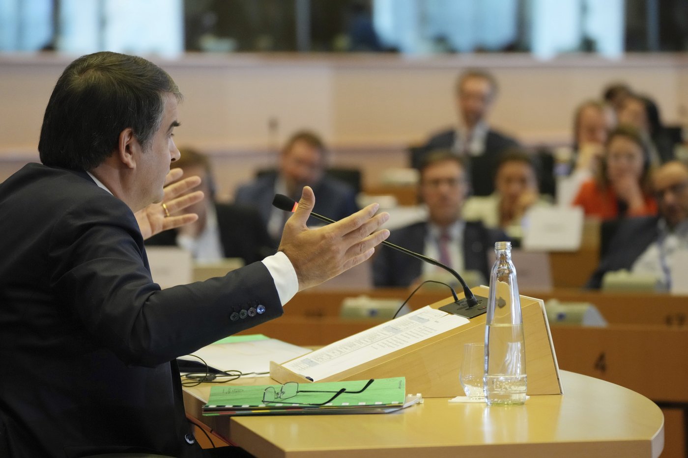 EU lawmakers seal a deal to rubber-stamp one of the bloc's most right-leaning executives | iNFOnews.ca