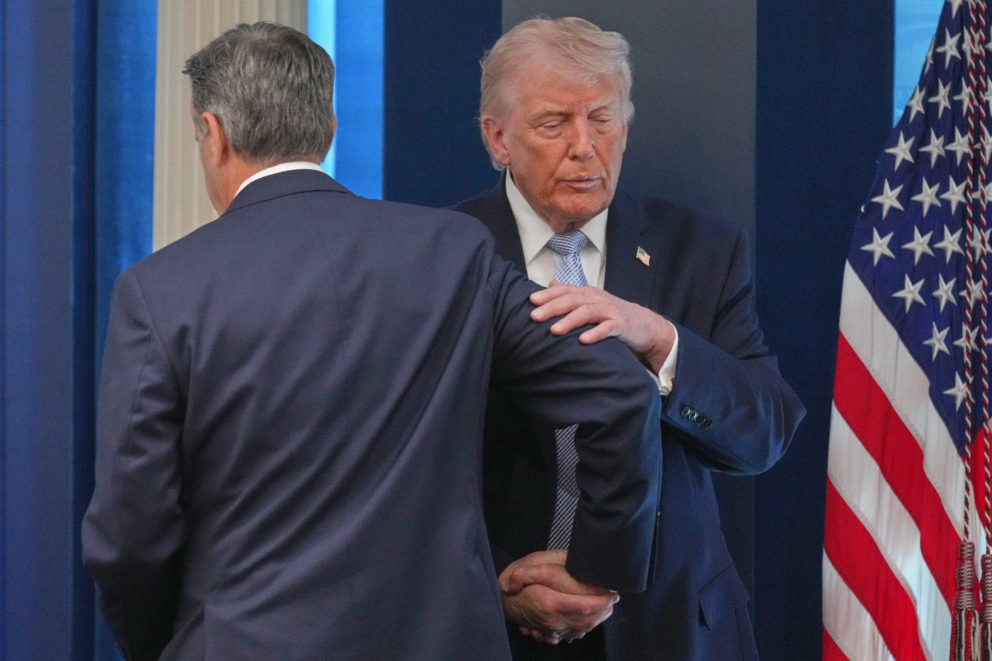Photos of Trump's Monday, talking Iran at Easter Egg Roll and mimicking a sniper in the press room | iNFOnews.ca