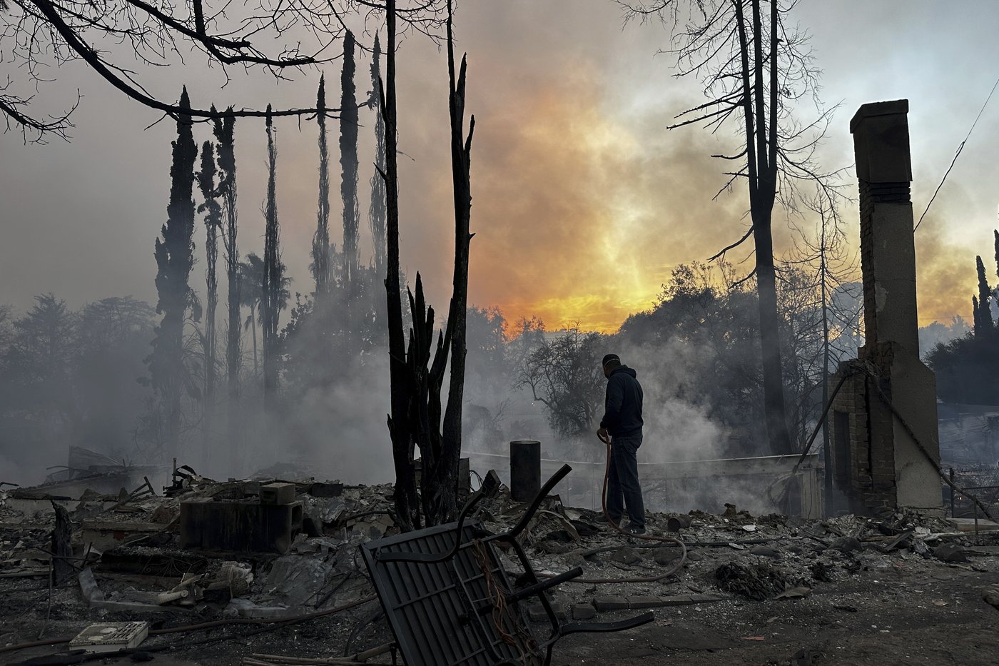 Far from wildfire flames, residents of sunny Los Angeles go about their lives in disquiet and fear | iNFOnews.ca Far from wildfire flames, residents of sunny Los Angeles go about their lives in disquiet and fear | iNFOnews.ca