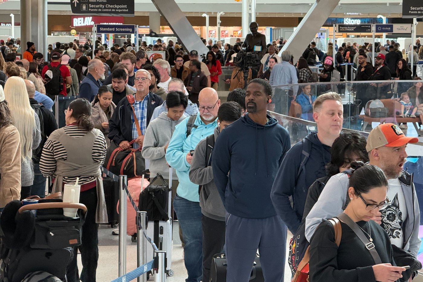 Longest U.S. government shutdown in history could hit Canadians' travel plans: expert | iNFOnews.ca Longest U.S. government shutdown in history could hit Canadians' travel plans: expert | iNFOnews.ca