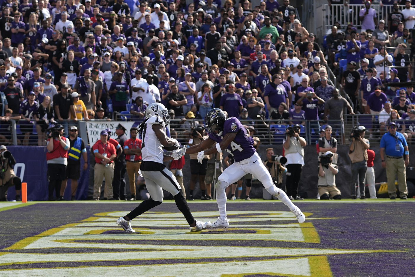Antonio Pierce won't address speculation surrounding Raiders and Davante Adams' future | iNFOnews.ca Antonio Pierce won't address speculation surrounding Raiders and Davante Adams' future | iNFOnews.ca