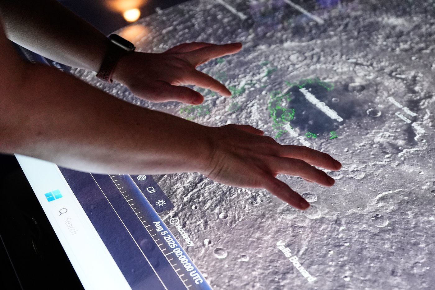 NASA begins the countdown for humanity's first launch to the moon in 53 years | iNFOnews.ca NASA begins the countdown for humanity's first launch to the moon in 53 years | iNFOnews.ca