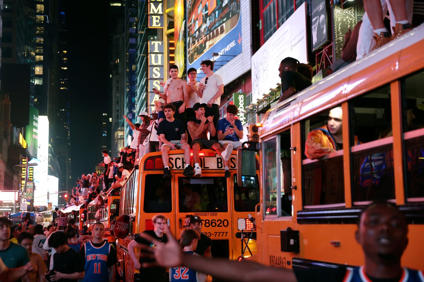 Knicks' long-awaited championship brings 'camaraderie and craziness' to NYC. Fans hope it continues | iNFOnews.ca Knicks' long-awaited championship brings 'camaraderie and craziness' to NYC. Fans hope it continues | iNFOnews.ca