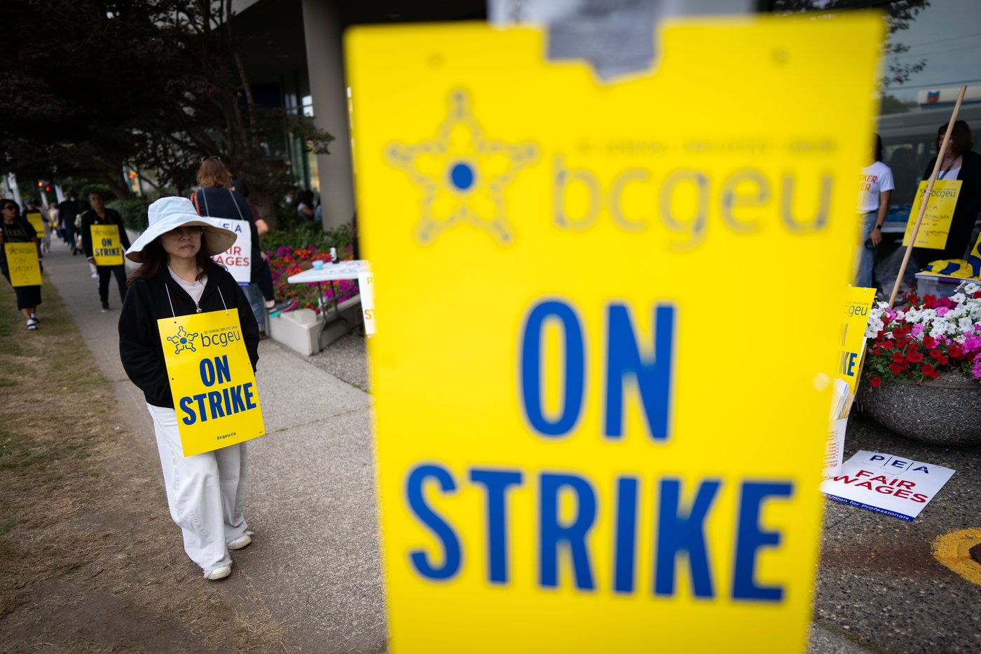 B.C. strike escalates but doesn't hit liquor sites, as province unveils 4.5% offer | iNFOnews.ca