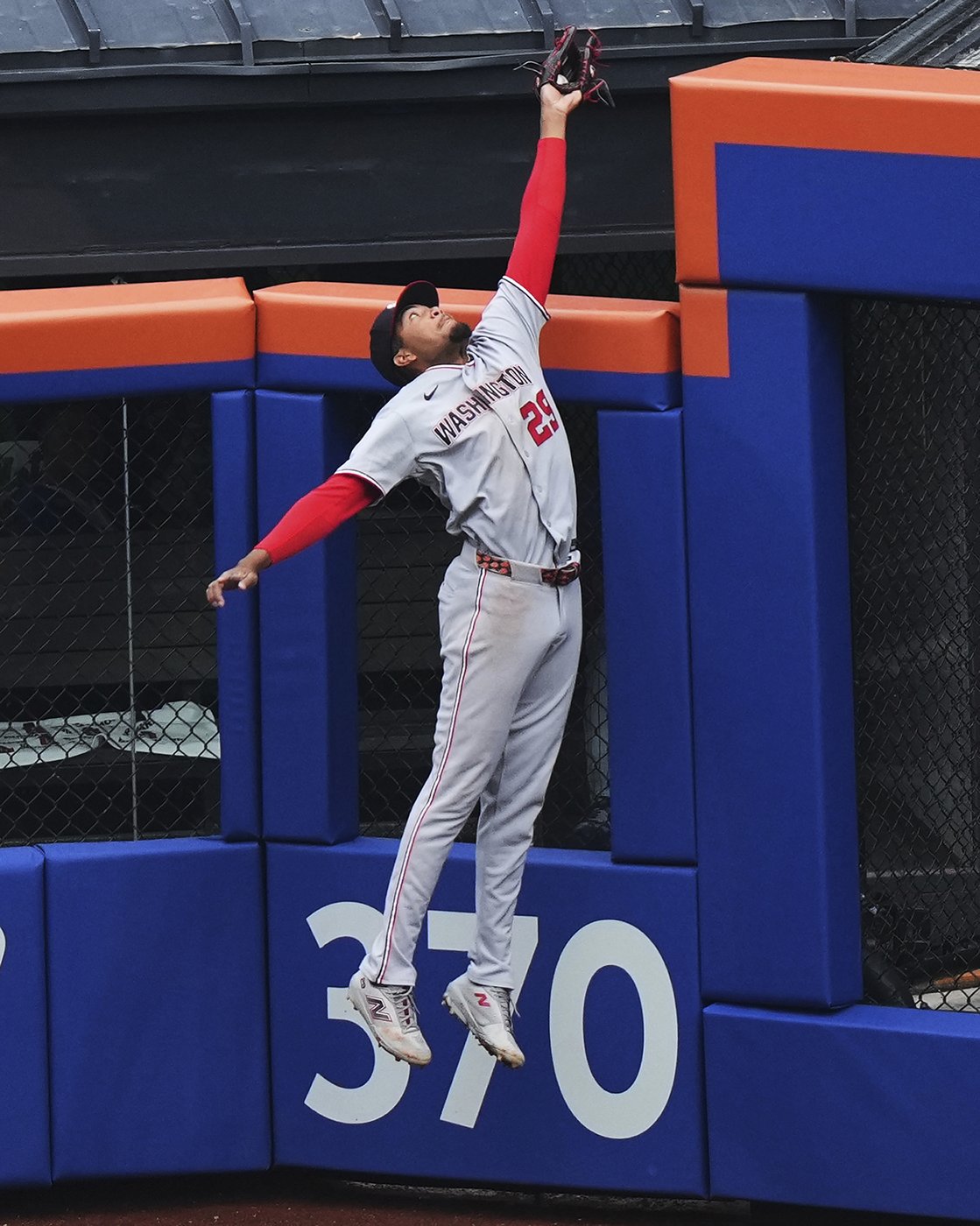 Mets tumble to 17th loss in 20 games, Nationals win 5-4 on Abrams' go-ahead, 2-run homer in 8th | iNFOnews.ca
