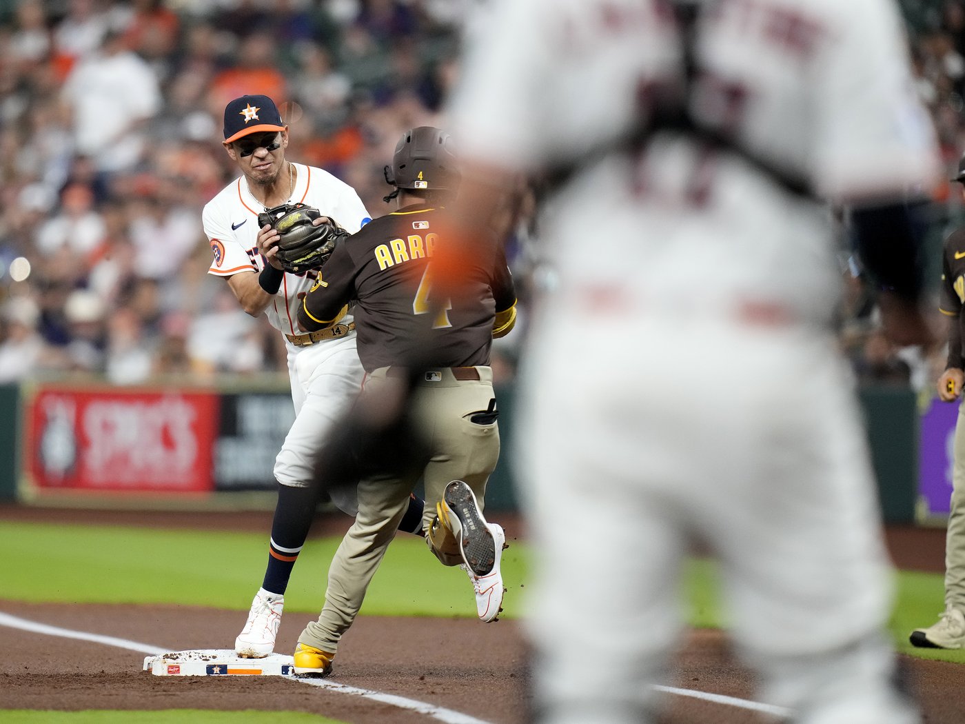 Padres' Arraez out of the hospital after collision at first base | iNFOnews.ca