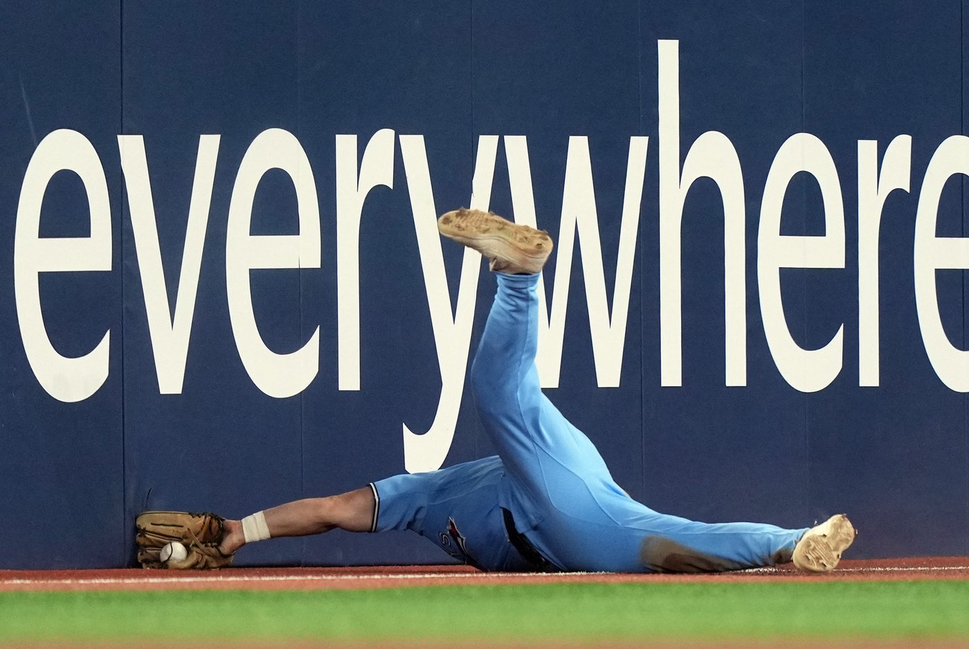 Tyler Freeman's RBI single in 10th inning lifts Rockies over Blue Jays 2-1 | iNFOnews.ca