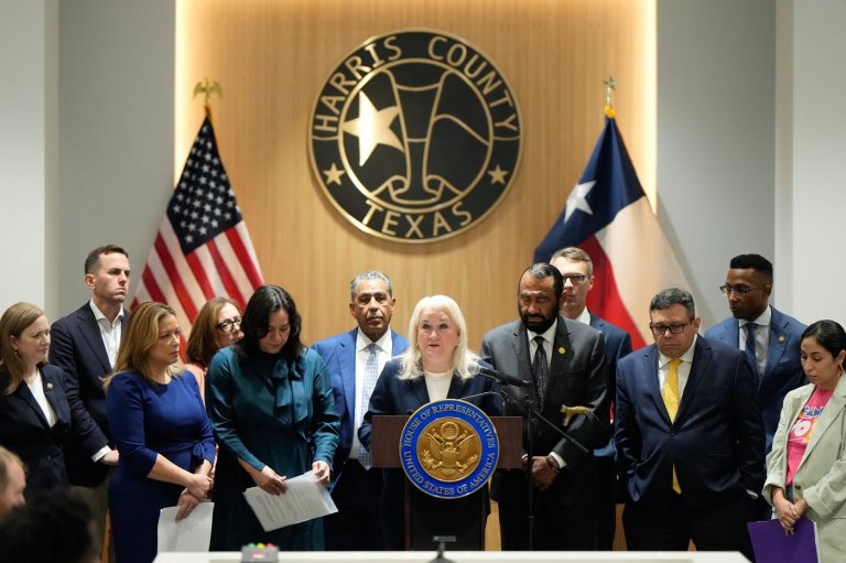 US Attorney confirms no meth was found in van of Texas man shot by immigration officers | iNFOnews.ca