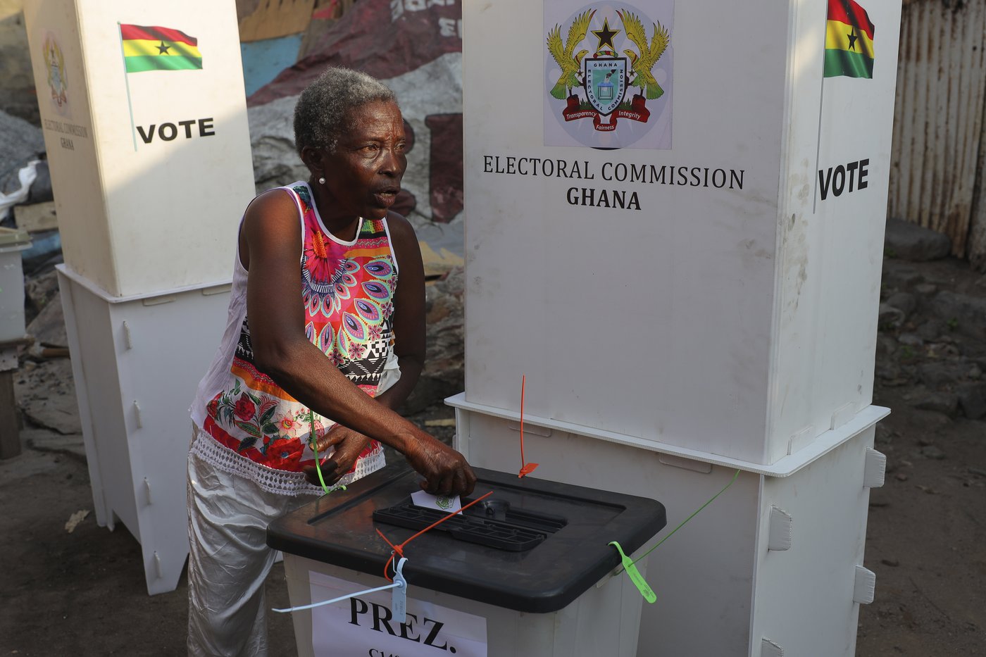 Polls close in Ghana's general election in the shadow of the worst economic crisis in a generation | iNFOnews.ca Polls close in Ghana's general election in the shadow of the worst economic crisis in a generation | iNFOnews.ca