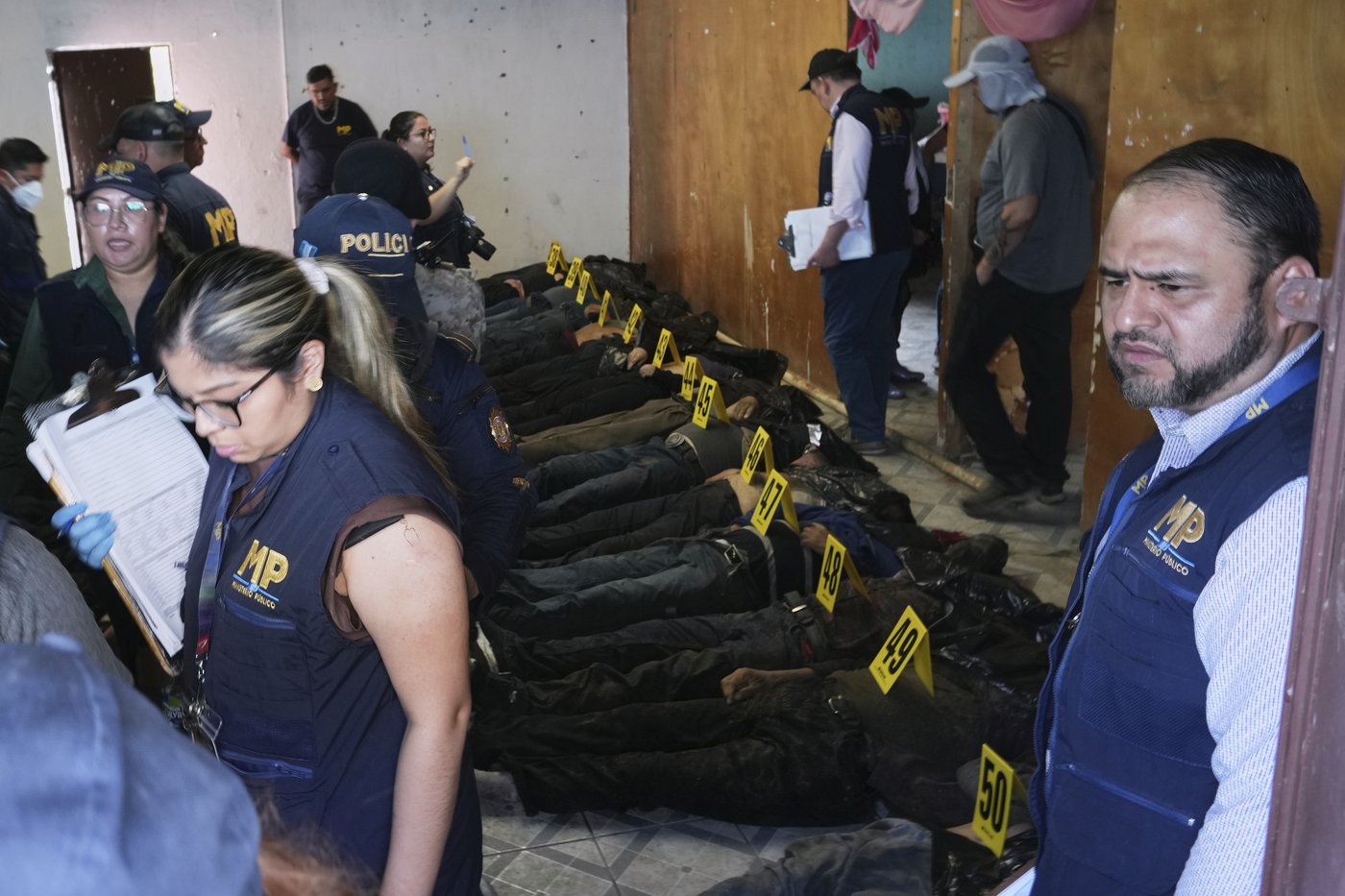 At least 55 are dead after a bus plunged into gorge in Guatemala | iNFOnews.ca At least 55 are dead after a bus plunged into gorge in Guatemala | iNFOnews.ca