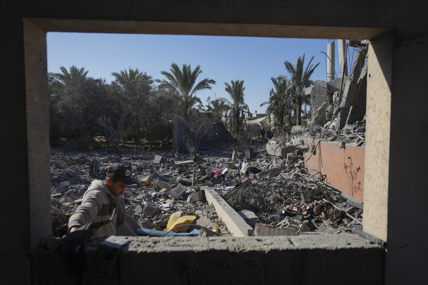 Middle East latest: An Israeli strike on a Gaza tent camp kills at least 21 people | iNFOnews.ca Middle East latest: An Israeli strike on a Gaza tent camp kills at least 21 people | iNFOnews.ca