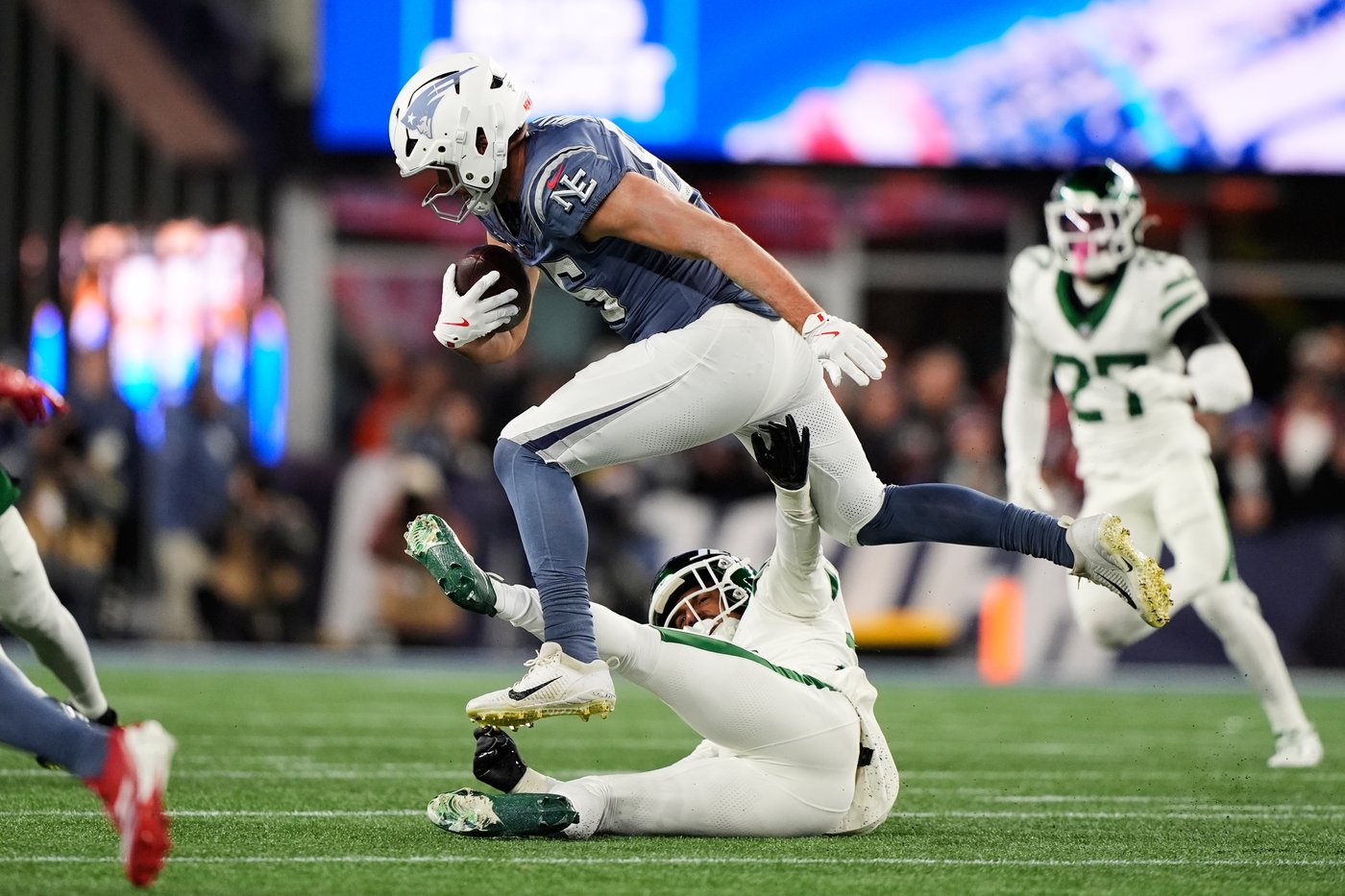 TreVeyon Henderson scores 3 TDs, Patriots beat Jets 27-14 for 8th straight win | iNFOnews.ca TreVeyon Henderson scores 3 TDs, Patriots beat Jets 27-14 for 8th straight win | iNFOnews.ca
