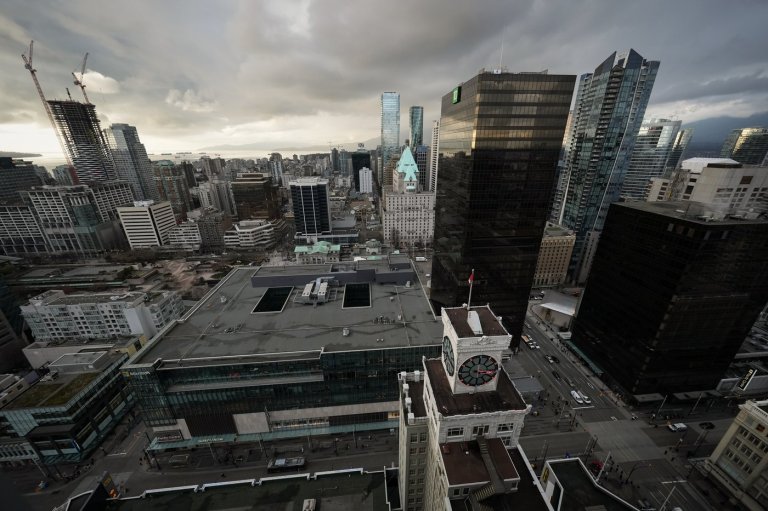 Workers at Fairmont Hotel Vancouver ratify new contract with better wages, benefits | iNFOnews.ca