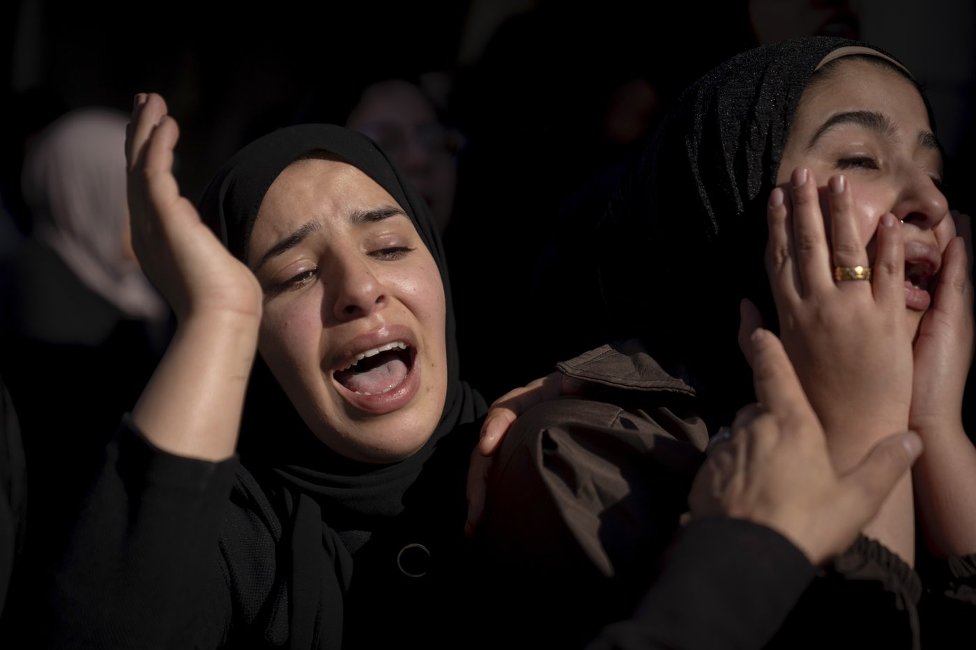 New Israeli airstrikes in southern Gaza kill at least 10, hospital workers say | iNFOnews.ca