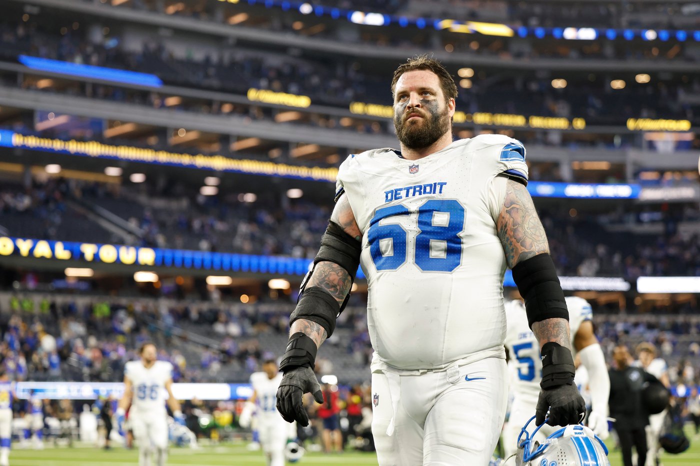Lions offensive tackle Taylor Decker asks for release after planning to return for 11th season | iNFOnews.ca