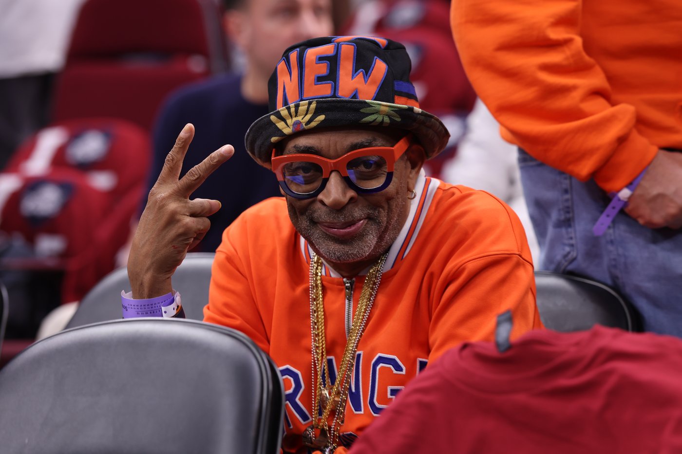 Looking for NBA Finals seats? The Knicks are making 2 in celebrity row available in an auction | iNFOnews.ca Looking for NBA Finals seats? The Knicks are making 2 in celebrity row available in an auction | iNFOnews.ca