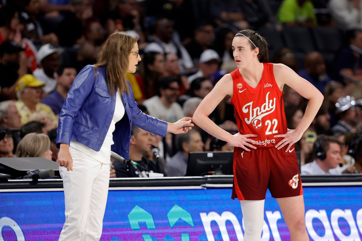 Photo: Infonews NBA Commissioner Adam Silver Calls Caitlin Clark a 'Political Football' Amid WNBA Officiating Debate