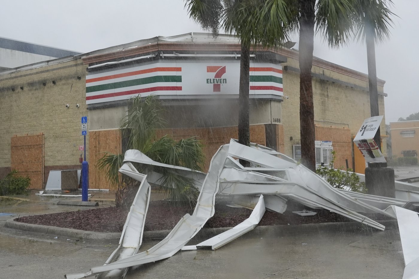 Hurricane Milton spawned high number of destructive, deadly tornadoes | iNFOnews.ca