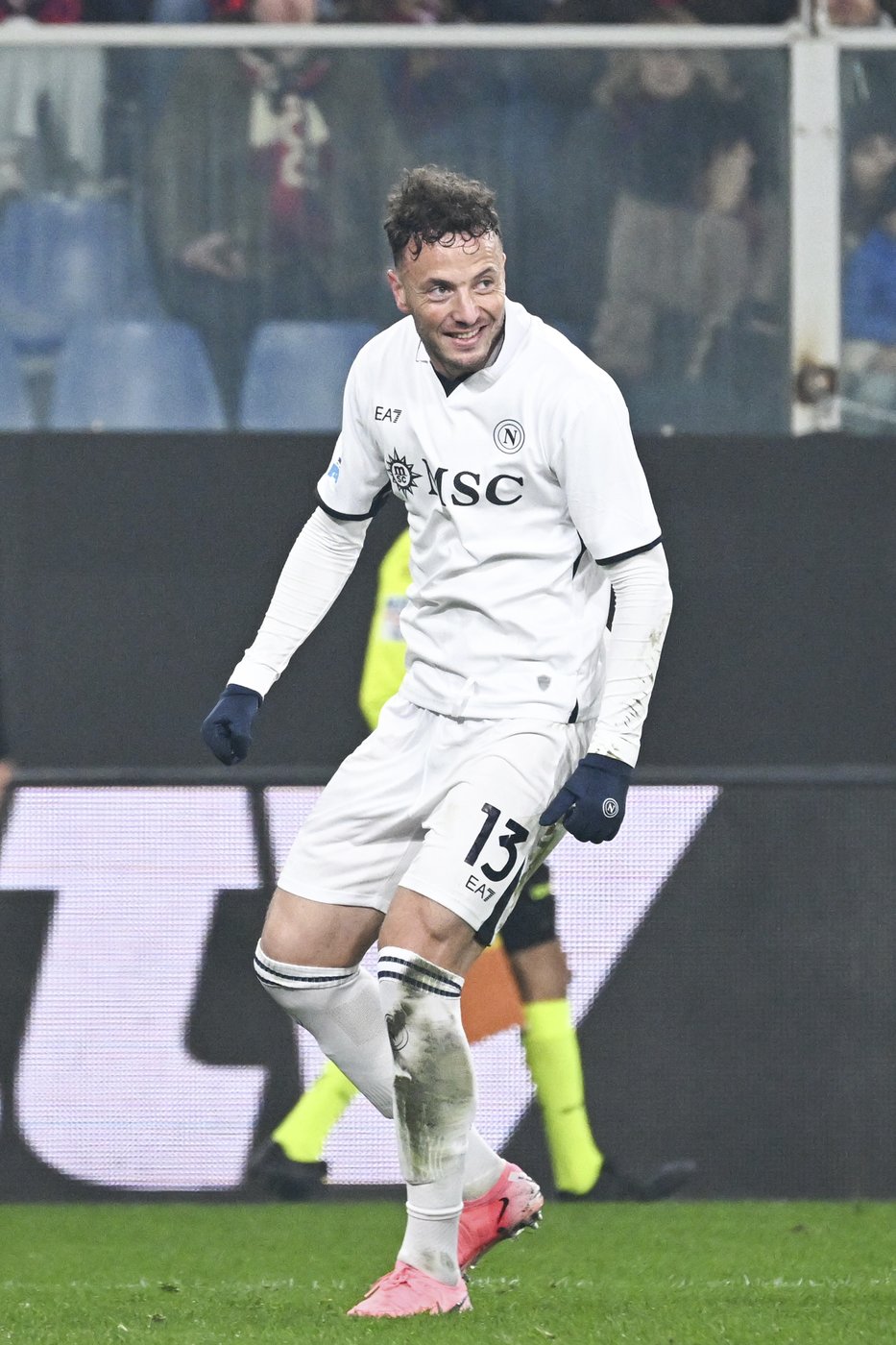 Balotelli almost scores first goal for Genoa but Napoli holds on to lead Serie A again | iNFOnews.ca Balotelli almost scores first goal for Genoa but Napoli holds on to lead Serie A again | iNFOnews.ca