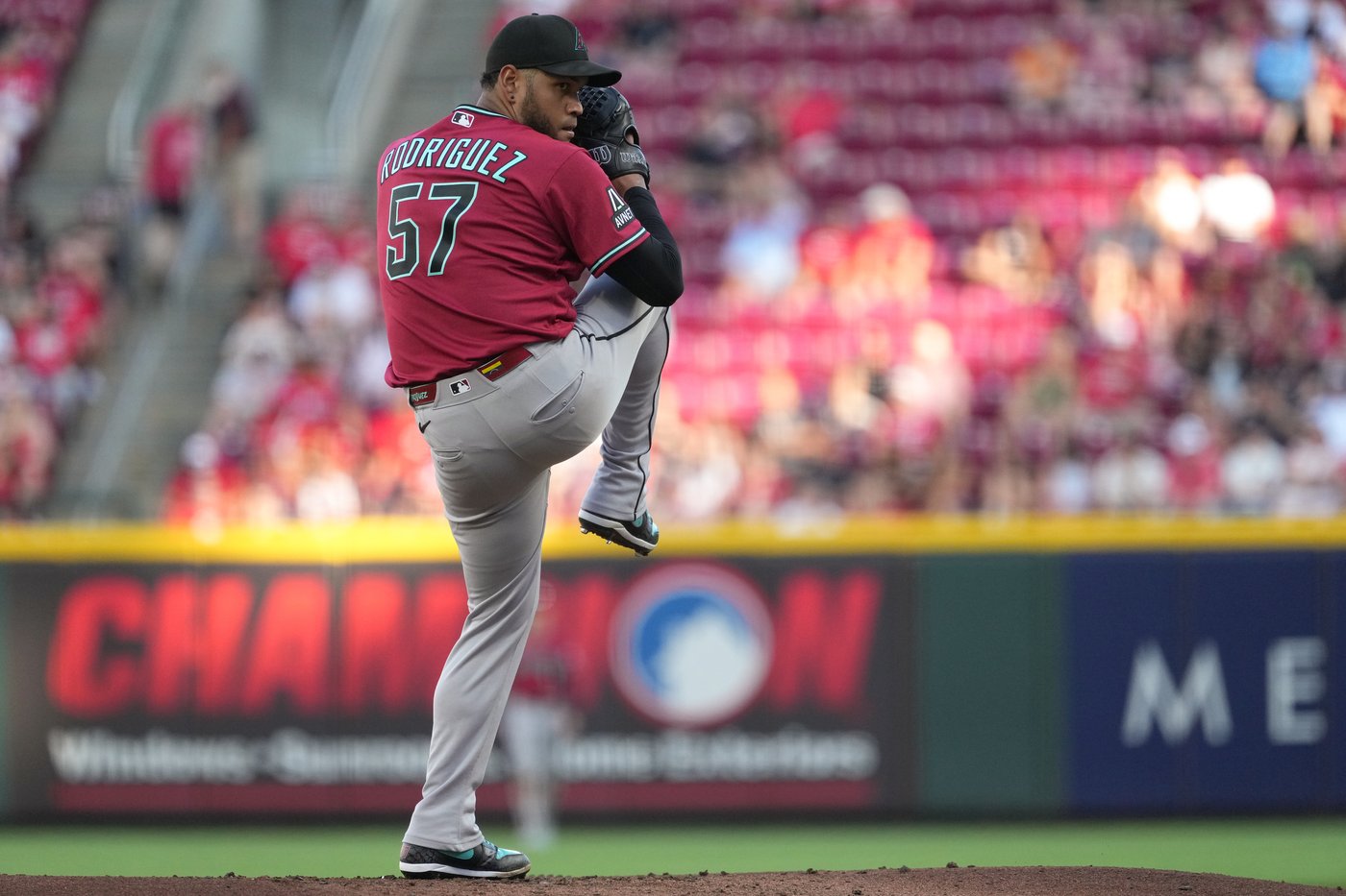 Dunn's error leads to 3-run 9th, Diamondbacks beat Reds 5-2 | iNFOnews.ca Dunn's error leads to 3-run 9th, Diamondbacks beat Reds 5-2 | iNFOnews.ca