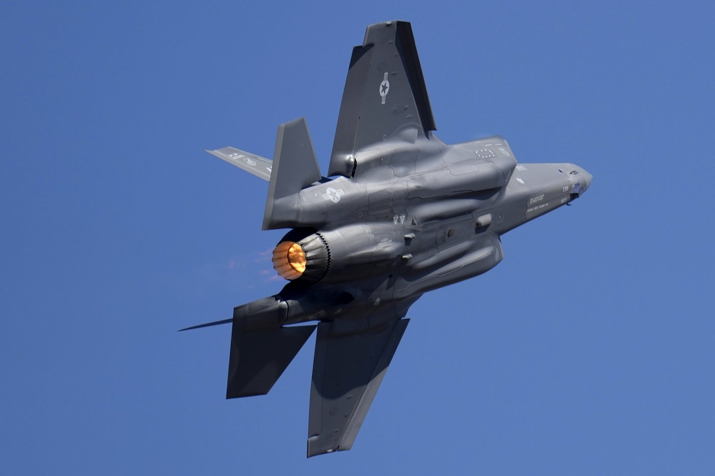 Pilot safe after F-35 military jet suffers 'significant damage' in accident at Alaska base | iNFOnews.ca Pilot safe after F-35 military jet suffers 'significant damage' in accident at Alaska base | iNFOnews.ca