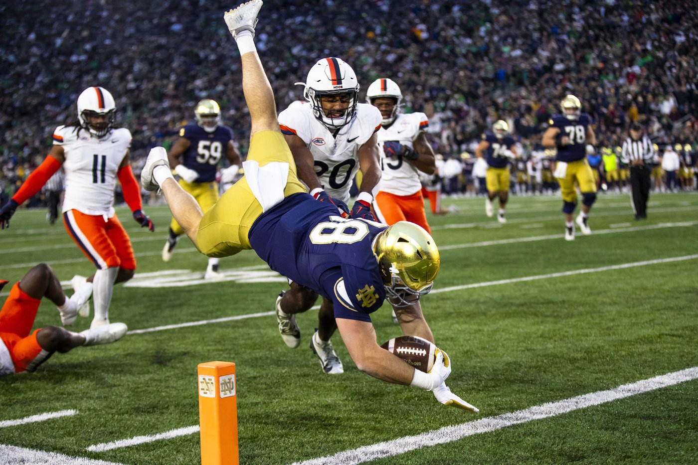 Leonard passes for 3 TDs and No. 8 Notre Dame forces 5 turnovers in a 35-14 win over Virginia | iNFOnews.ca