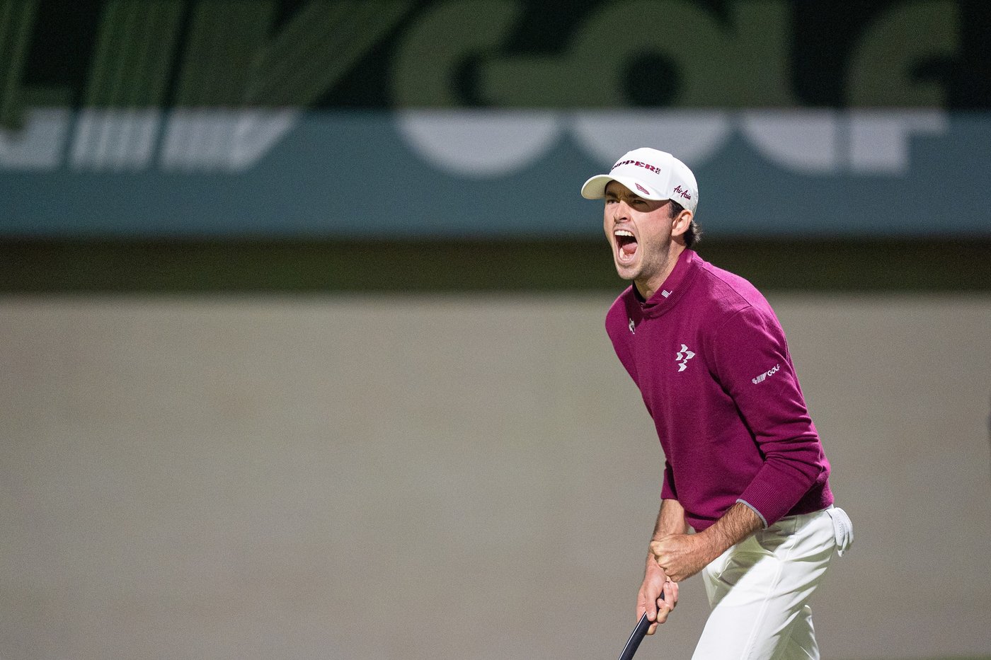Elvis Smylie wins LIV Golf Riyadh under lights in his tour debut | iNFOnews.ca