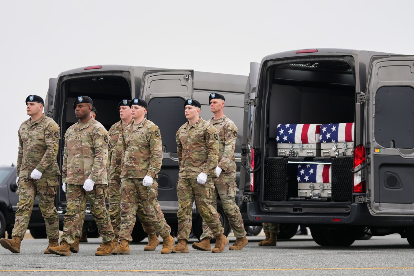 Photos show dignified transfer for 6 US soldiers killed in the war in the Middle East | iNFOnews.ca