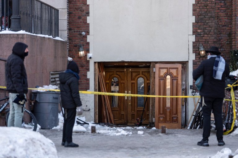 Man pleads guilty to ramming car into Chabad Lubavitch headquarters in New York City | iNFOnews.ca