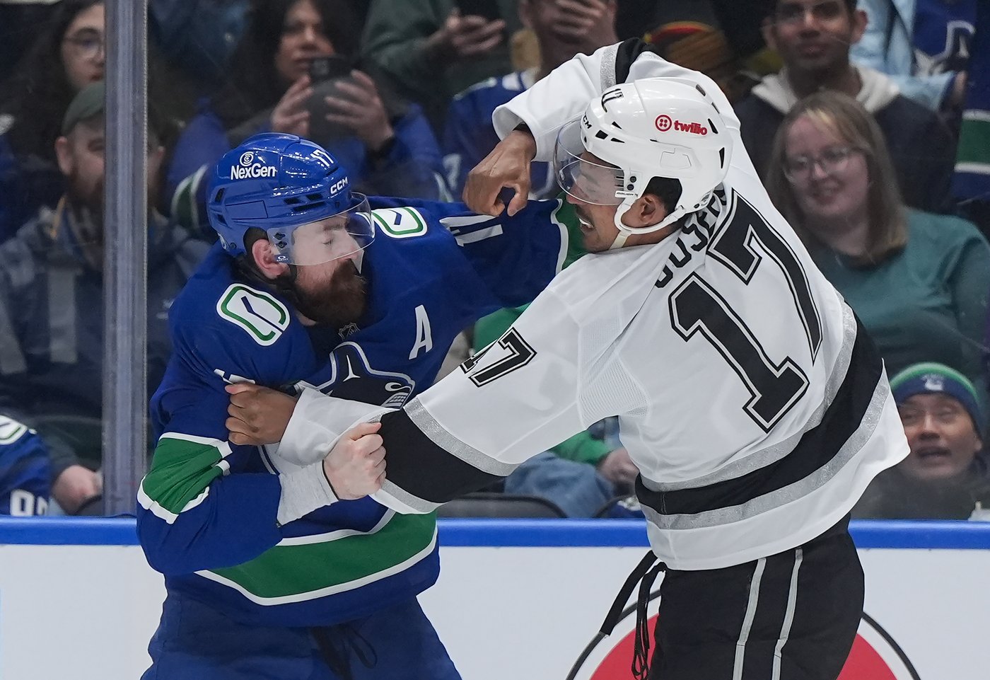 Vancouver Canucks coming together on and off the ice late in troubled season | iNFOnews.ca