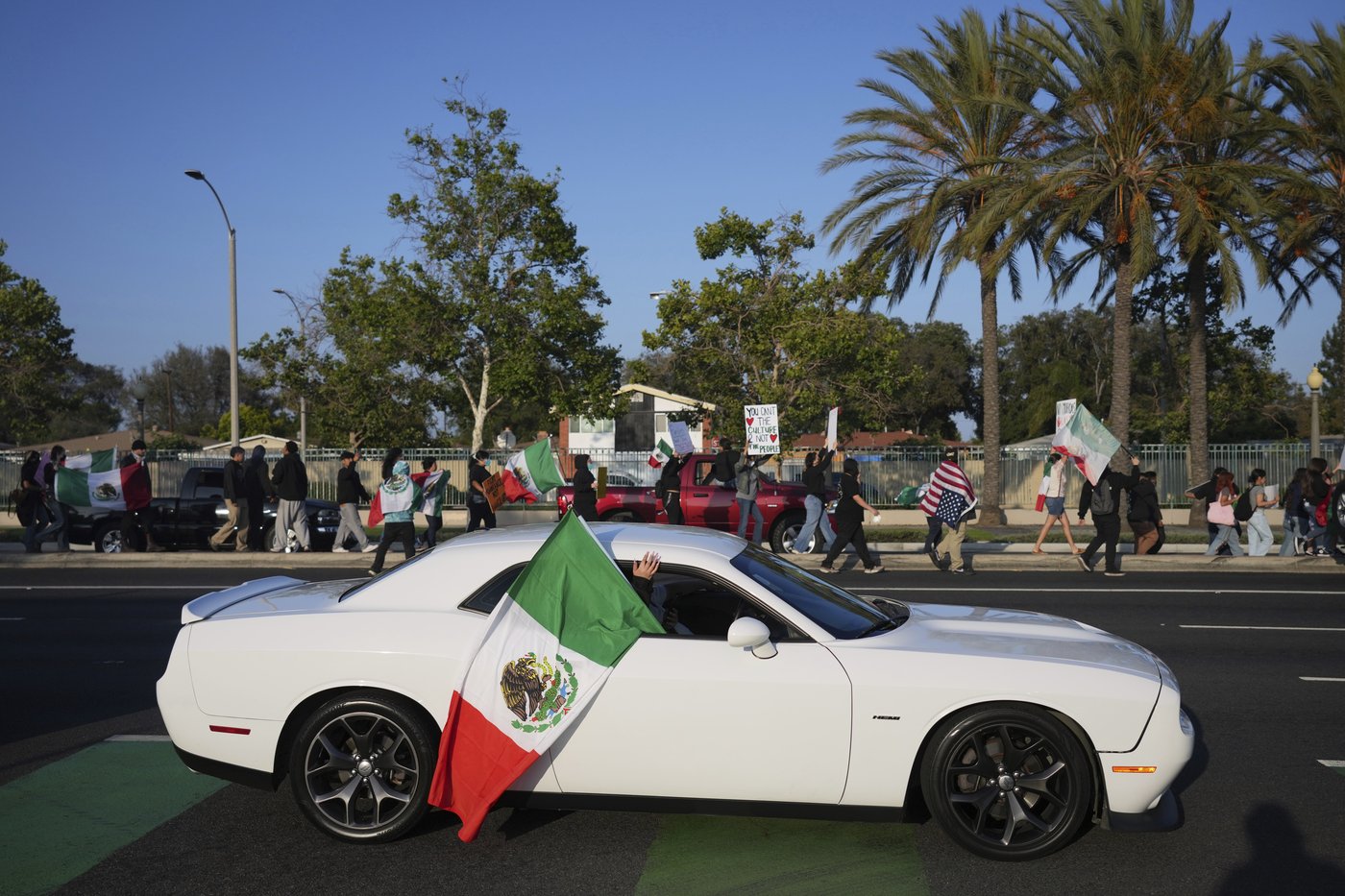 Los Angeles leaders impose curfew as protests against Trump's immigration crackdown continue | iNFOnews.ca Los Angeles leaders impose curfew as protests against Trump's immigration crackdown continue | iNFOnews.ca