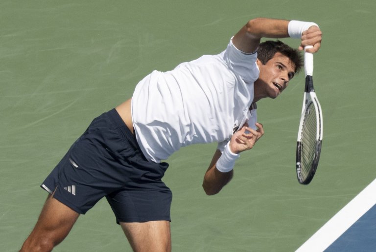Teen tennis star Jodar continues breakout run in Montreal with win over Fils | iNFOnews.ca