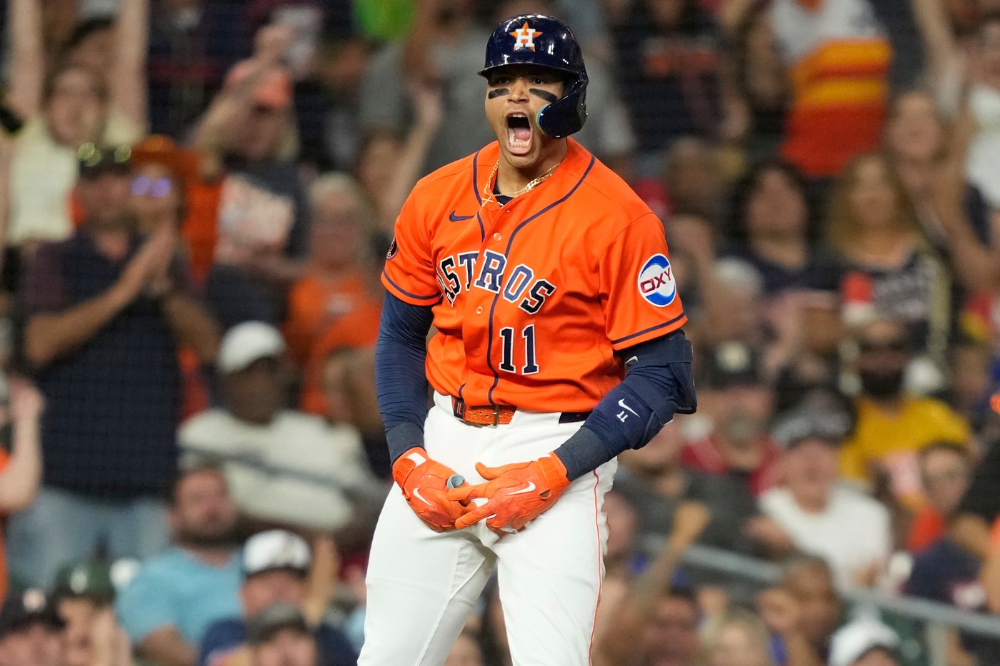 Yainer Diaz powers the Astros past the Rangers 11-2, pushing Houston into first | iNFOnews.ca