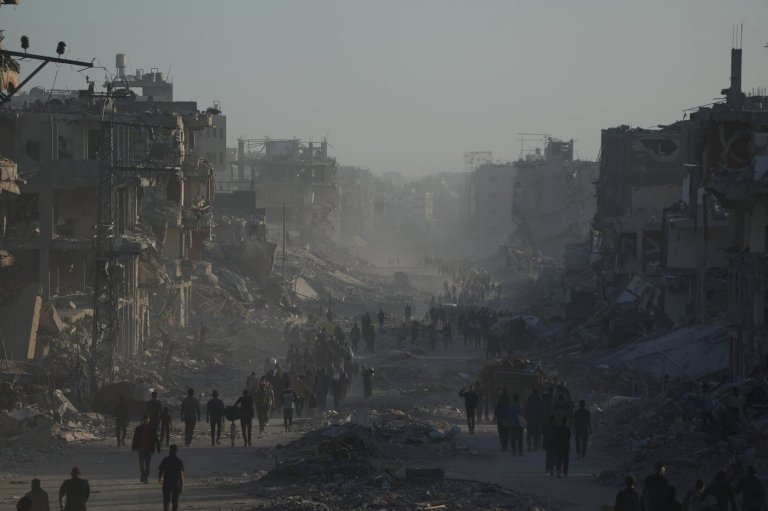Palestinians return to ruins as aid groups push to scale up deliveries and US troops land in Israel | iNFOnews.ca