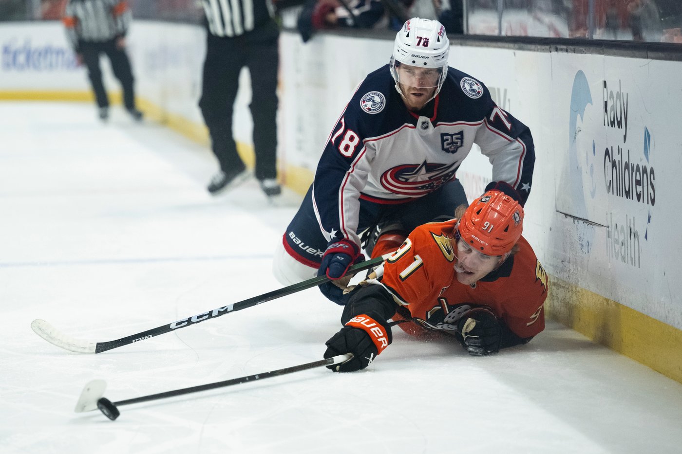 Pavel Mintyukov scores with 3:29 left to lift Ducks past Blue Jackets, 4-3 | iNFOnews.ca Pavel Mintyukov scores with 3:29 left to lift Ducks past Blue Jackets, 4-3 | iNFOnews.ca