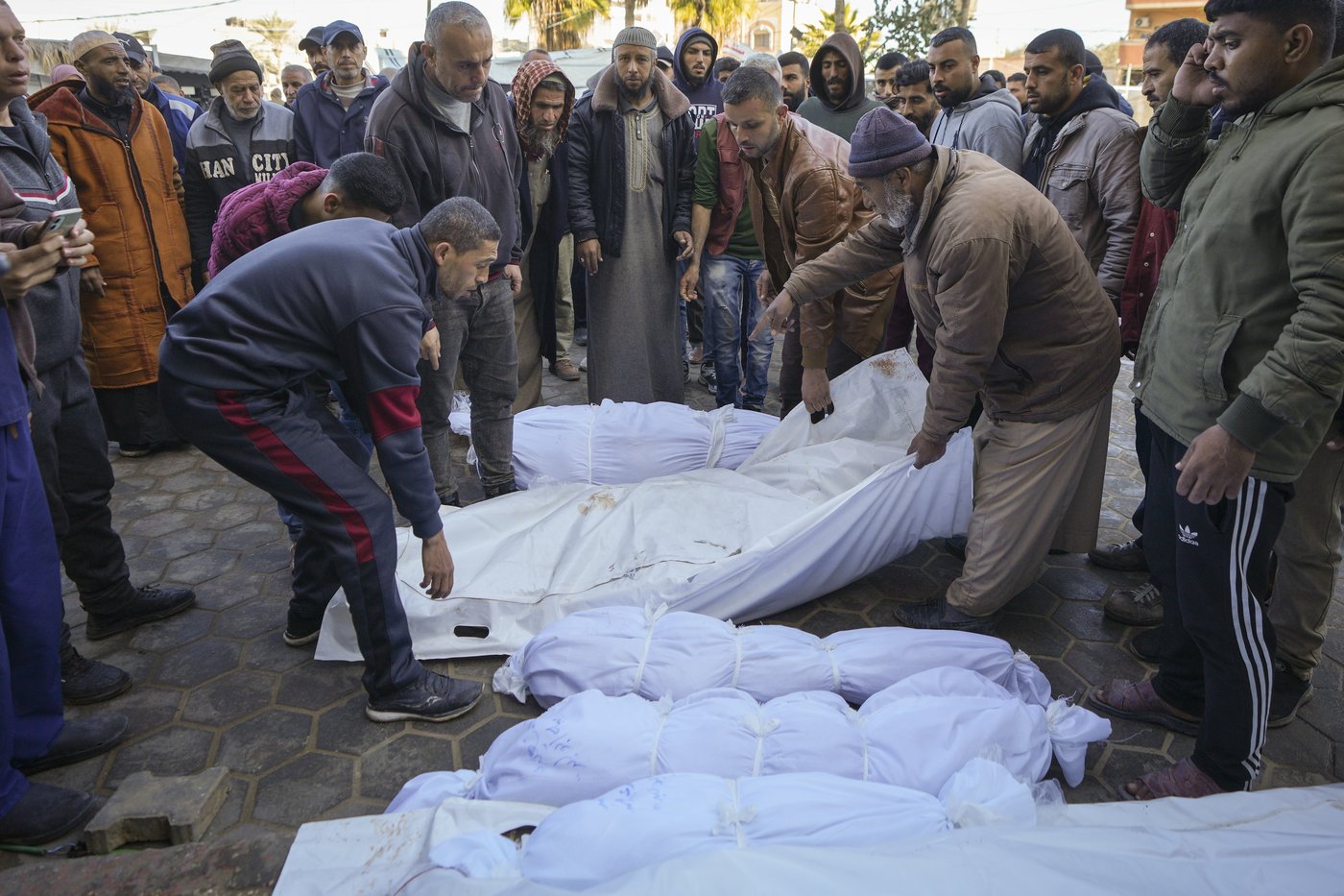 At least 30 people killed by Israeli strikes in Gaza as stalled ceasefire talks set to resume | iNFOnews.ca