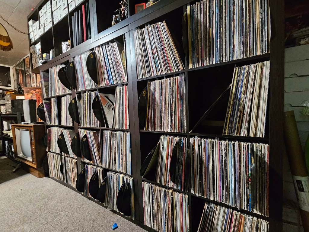 Forget arcade, this Kamloops man has a vision for a 'barcade' | iNFOnews.ca