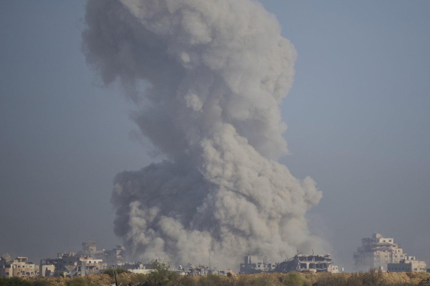 Israeli strikes kill more than 40 people in Gaza, say health officials, ahead of UN meeting | iNFOnews.ca