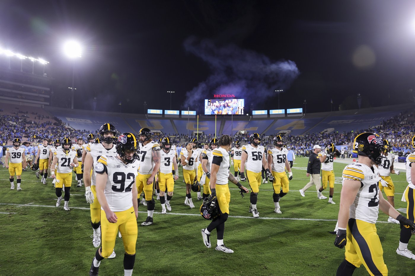Garbers, Schwesinger lead UCLA past Iowa 20-17 for Bruins' 3rd straight win | iNFOnews.ca
