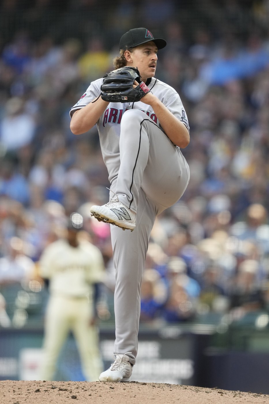 Diamondbacks reliever Rashi shines in long-awaited MLB debut with save against MLB-best Brewers | iNFOnews.ca