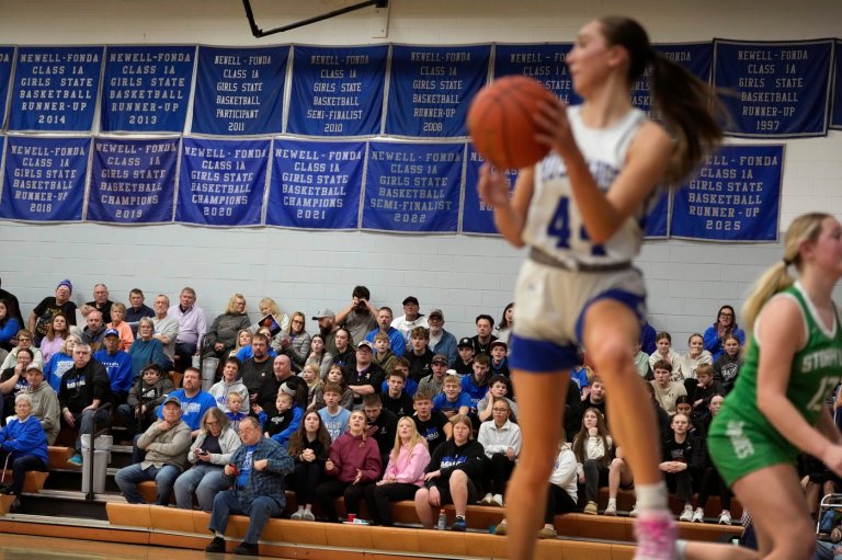 By the numbers: Girls high school basketball participation down at least 21% since 2000 | iNFOnews.ca