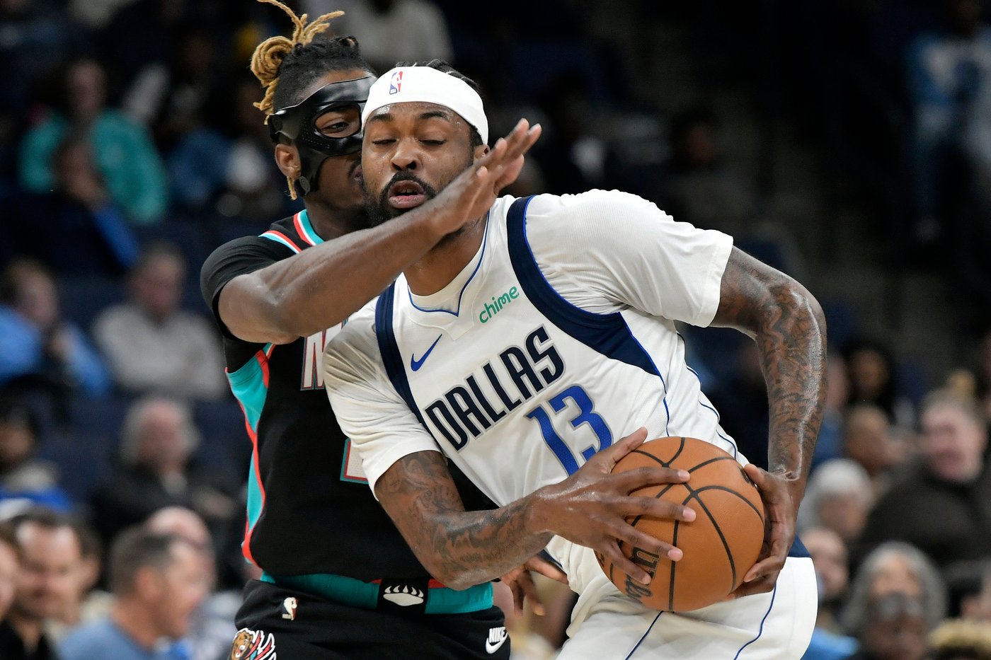 Khris Middleton's fourth-quarter burst snaps Dallas' skid with a 120-112 victory over Grizzlies | iNFOnews.ca